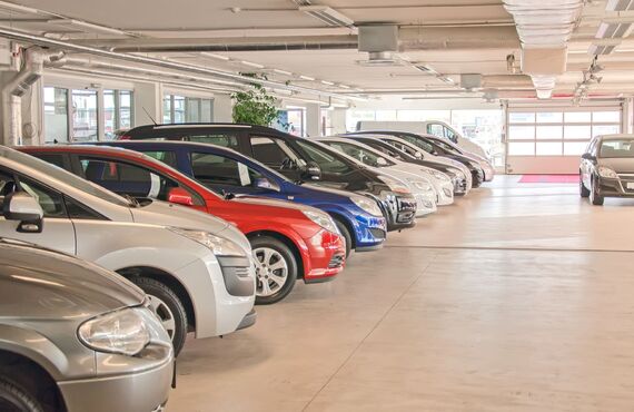 中古の国産車をお手軽な価格で提供